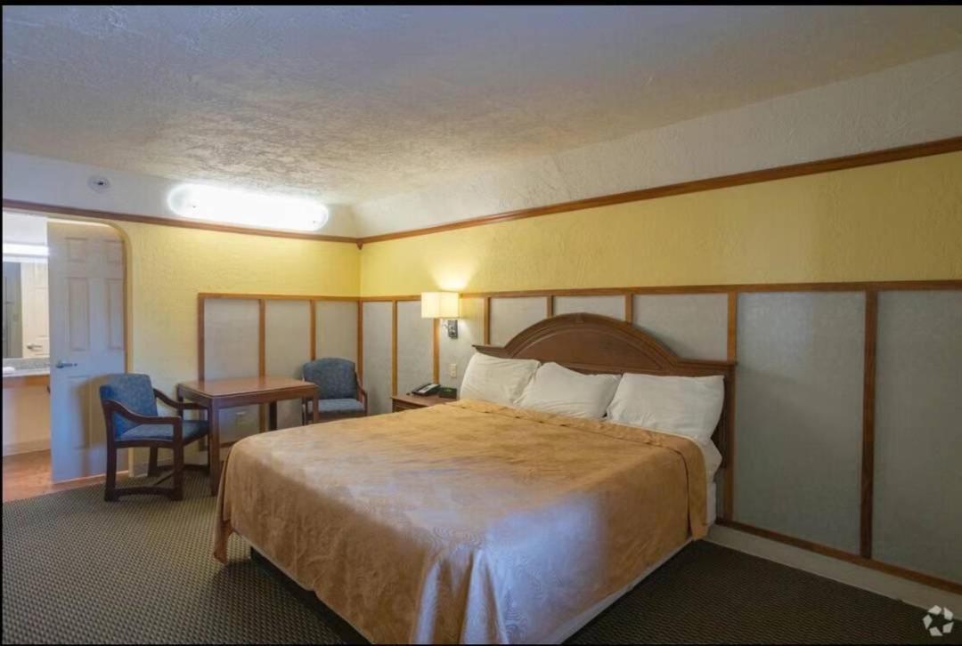 Bo Hotel Canadian Courts Eksteriør bilde